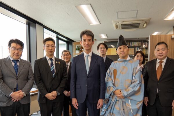 東京都柔道整復師会の事務所移転_集合写真